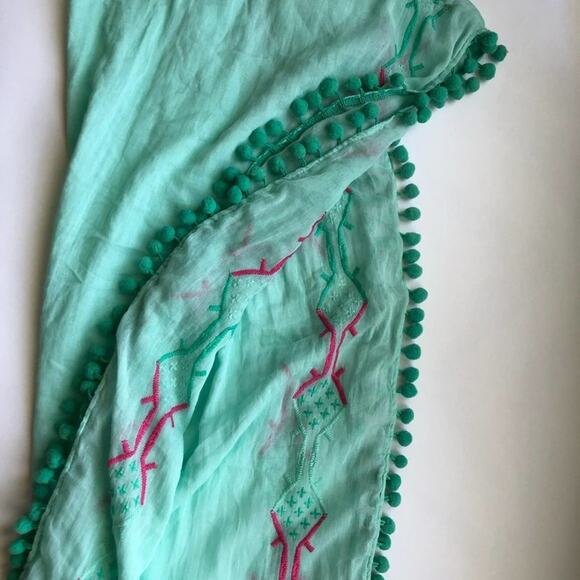 NWT Preppy Infinity Scarf with Pom Pom Trim - Picture 3 of 5